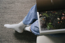 Load image into Gallery viewer, Silk Mixed Rib socks
