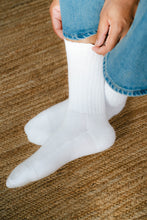 Load image into Gallery viewer, Silk Mixed Rib socks
