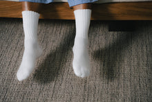 Load image into Gallery viewer, Silk Mixed Rib socks
