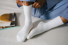 Load image into Gallery viewer, Silk Mixed Rib socks
