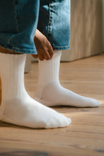 Load image into Gallery viewer, Silk Mixed Rib socks
